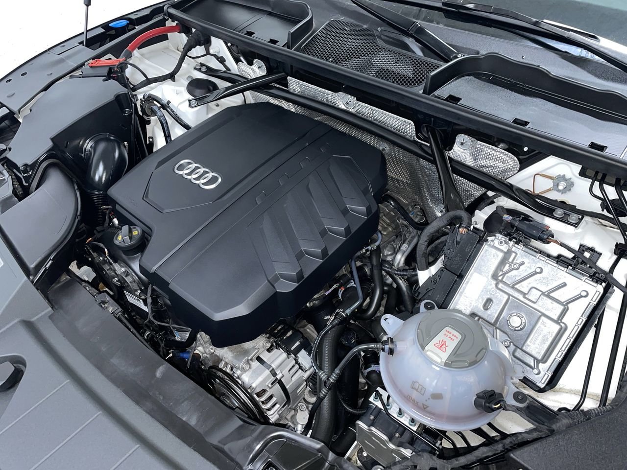 2023 Audi Q5 45 Komfort, Vancouver, Cash