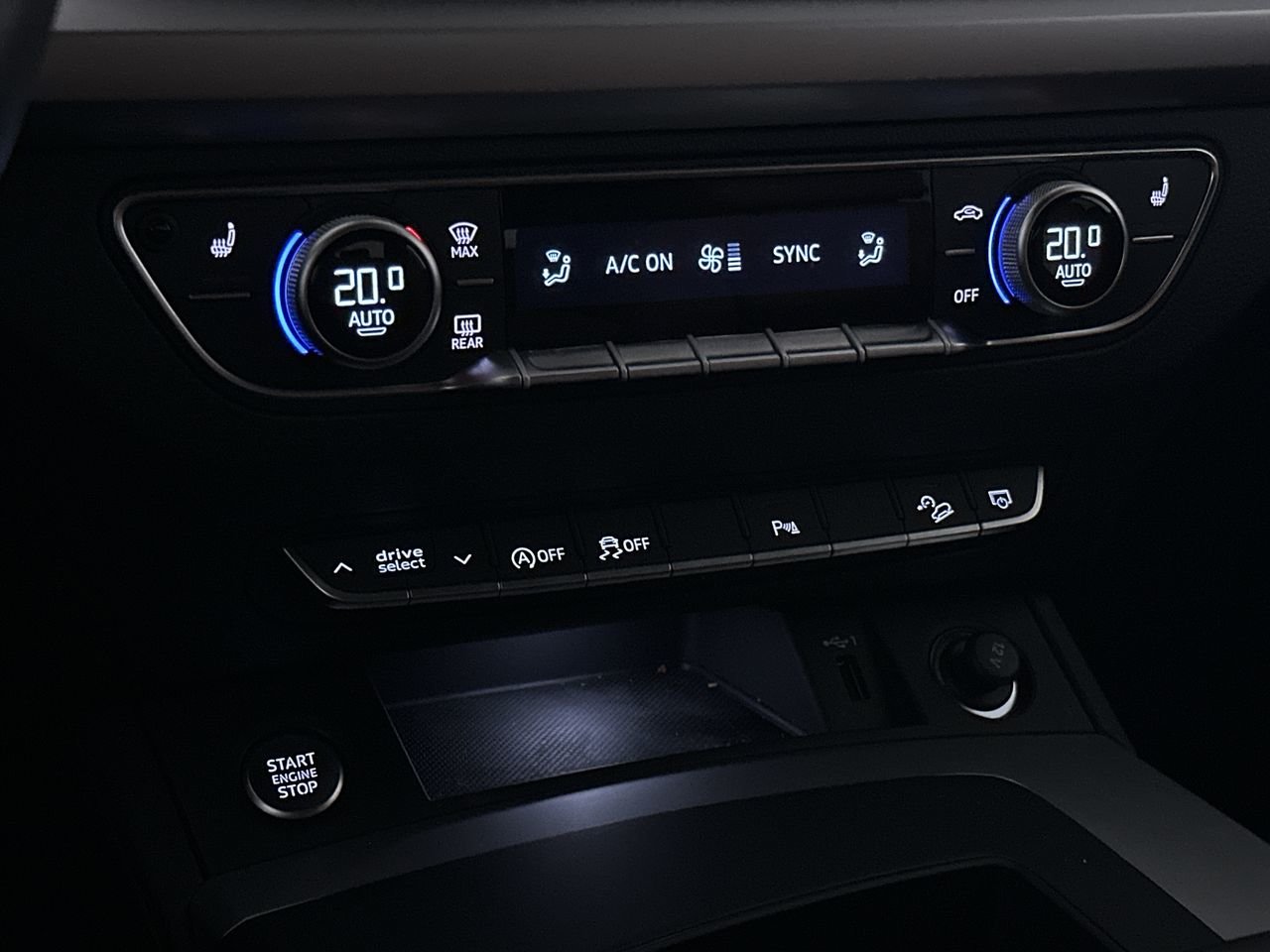 2023 Audi Q5 40 Komfort, Vancouver, Cash
