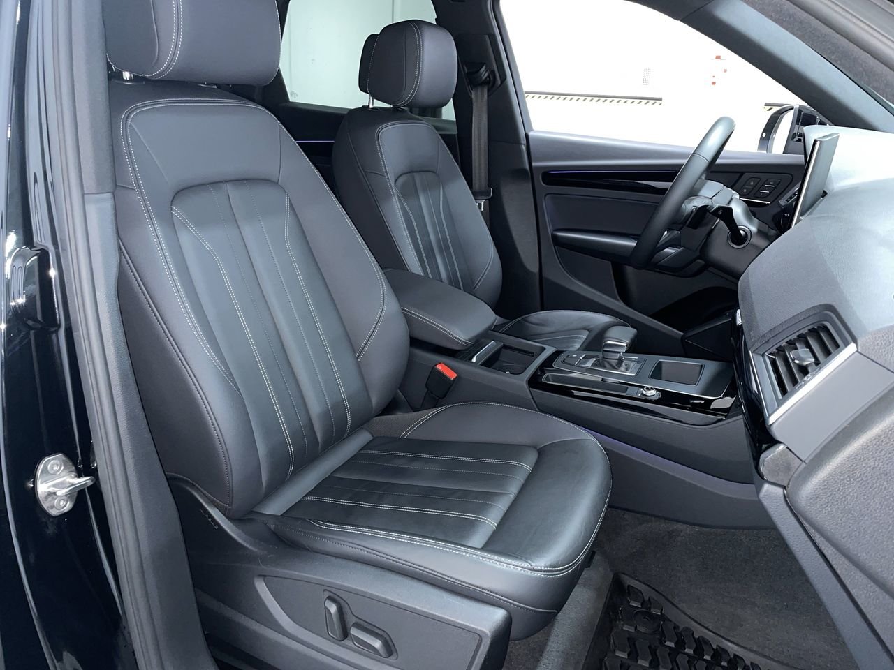 2023 Audi Q5 45 Komfort, Vancouver, Cash