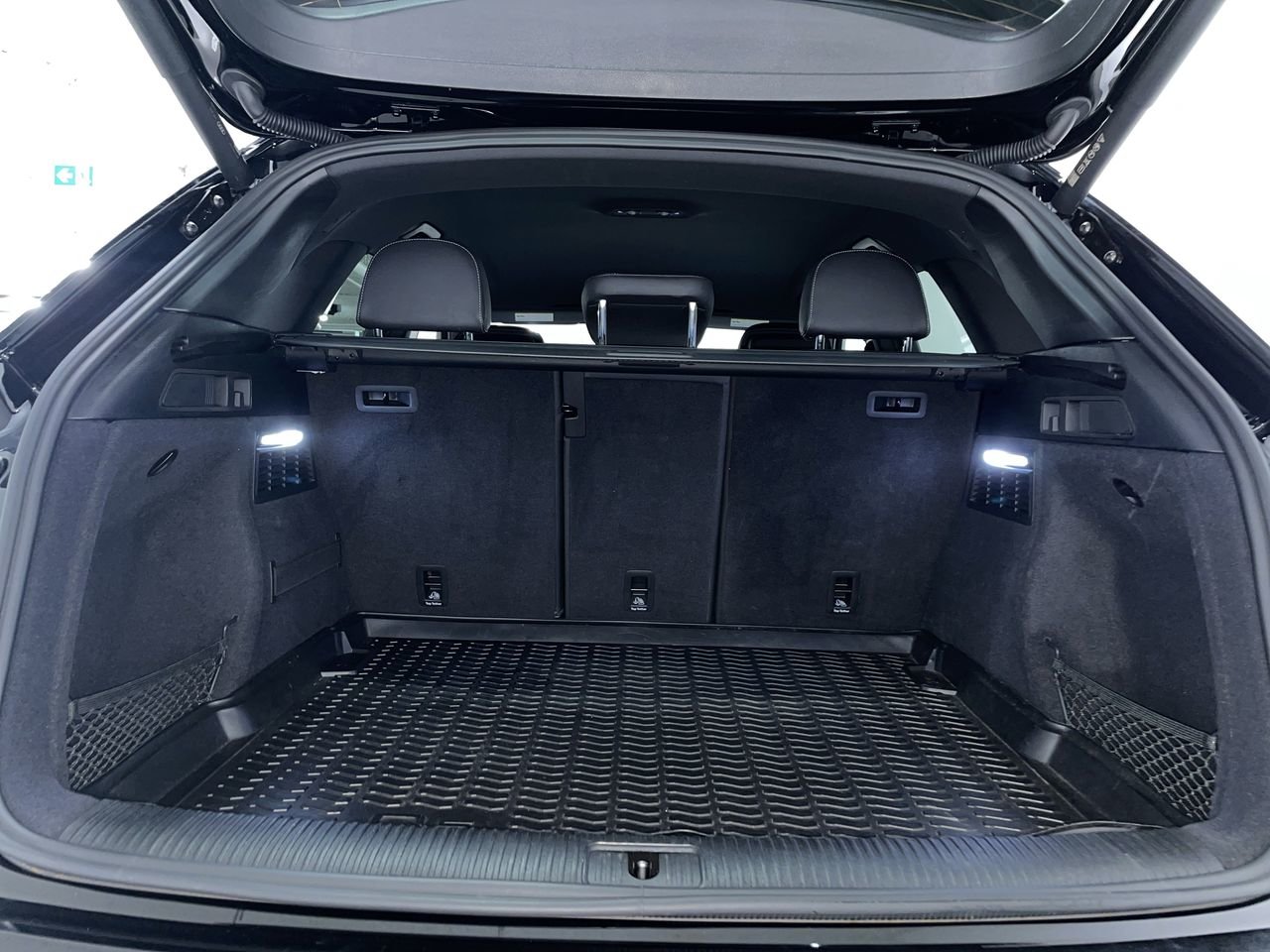 2023 Audi Q5 45 Komfort, Vancouver, Cash