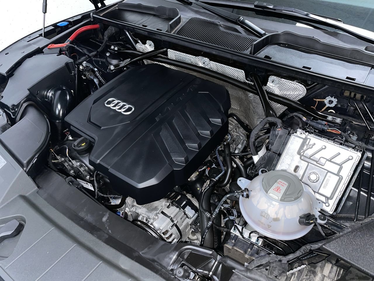 2023 Audi Q5 45 Komfort, Vancouver, Cash