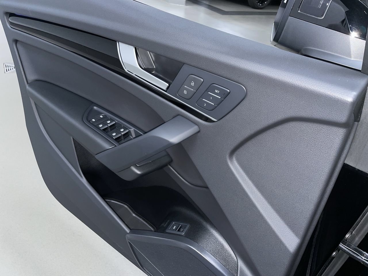 2023 Audi Q5 45 Komfort, Vancouver, Cash