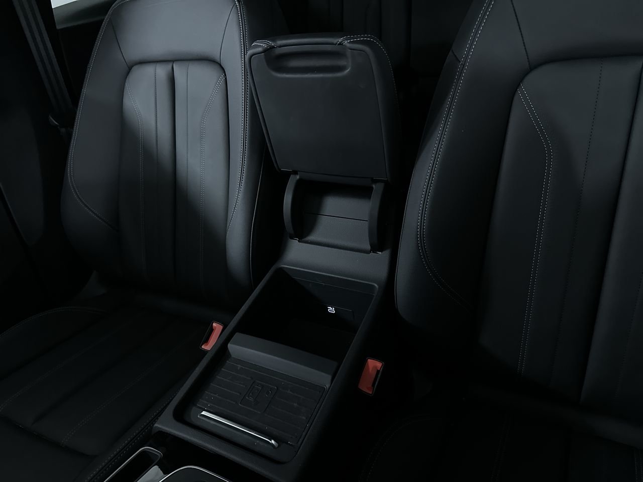 2024 Audi Q5 45 Komfort, Vancouver, Cash
