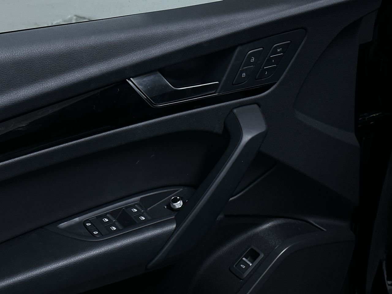 2024 Audi Q5 45 Komfort, Vancouver, Cash