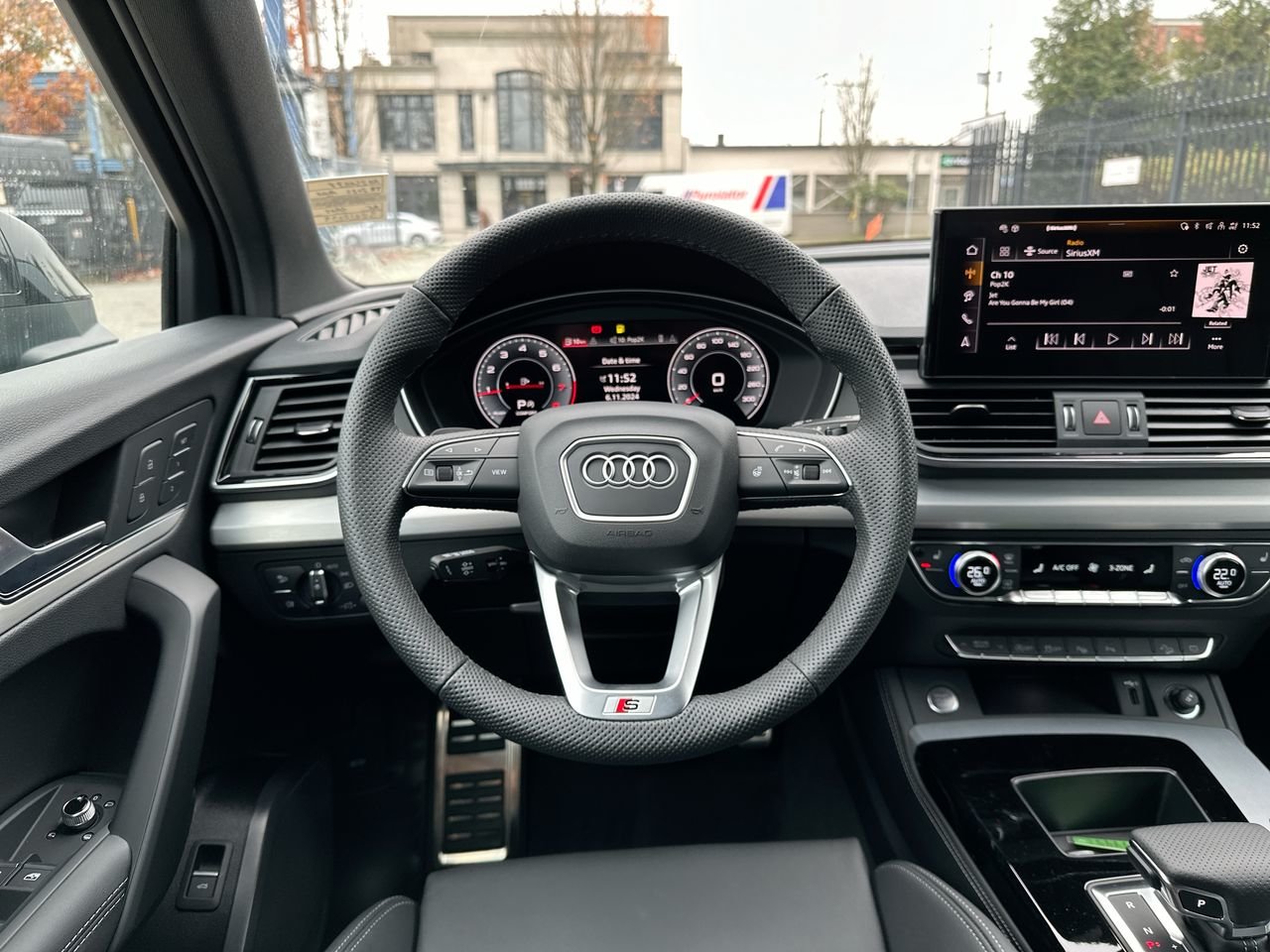 2025 Audi Q5 45 Progressiv, Vancouver, Cash