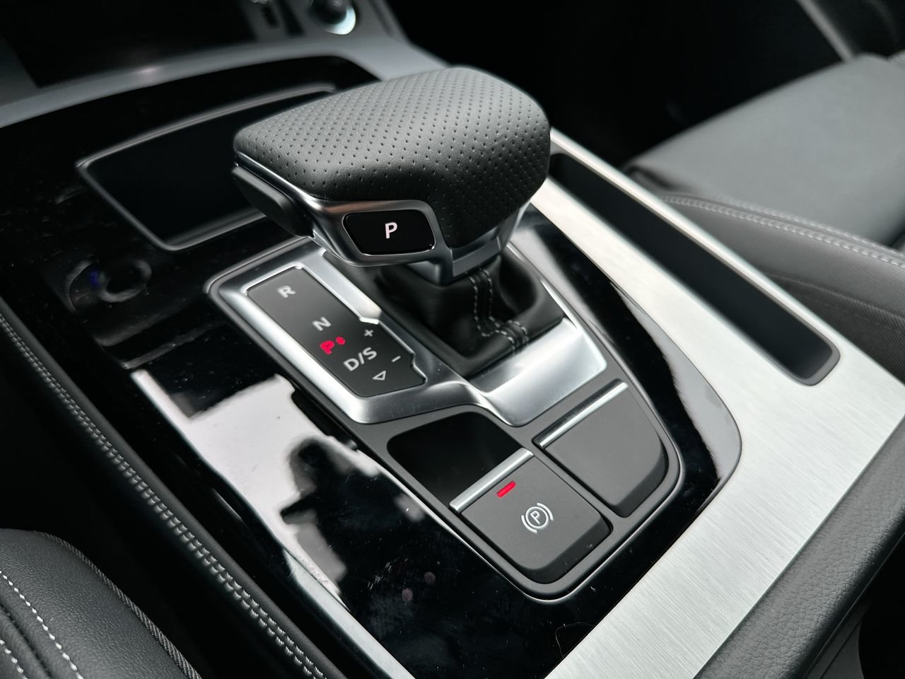 2025 Audi Q5 45 Progressiv, Vancouver, Cash
