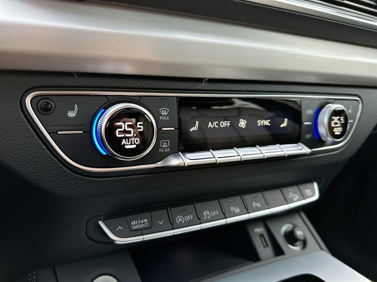 2025 Audi Q5 45 Progressiv, Vancouver, Cash