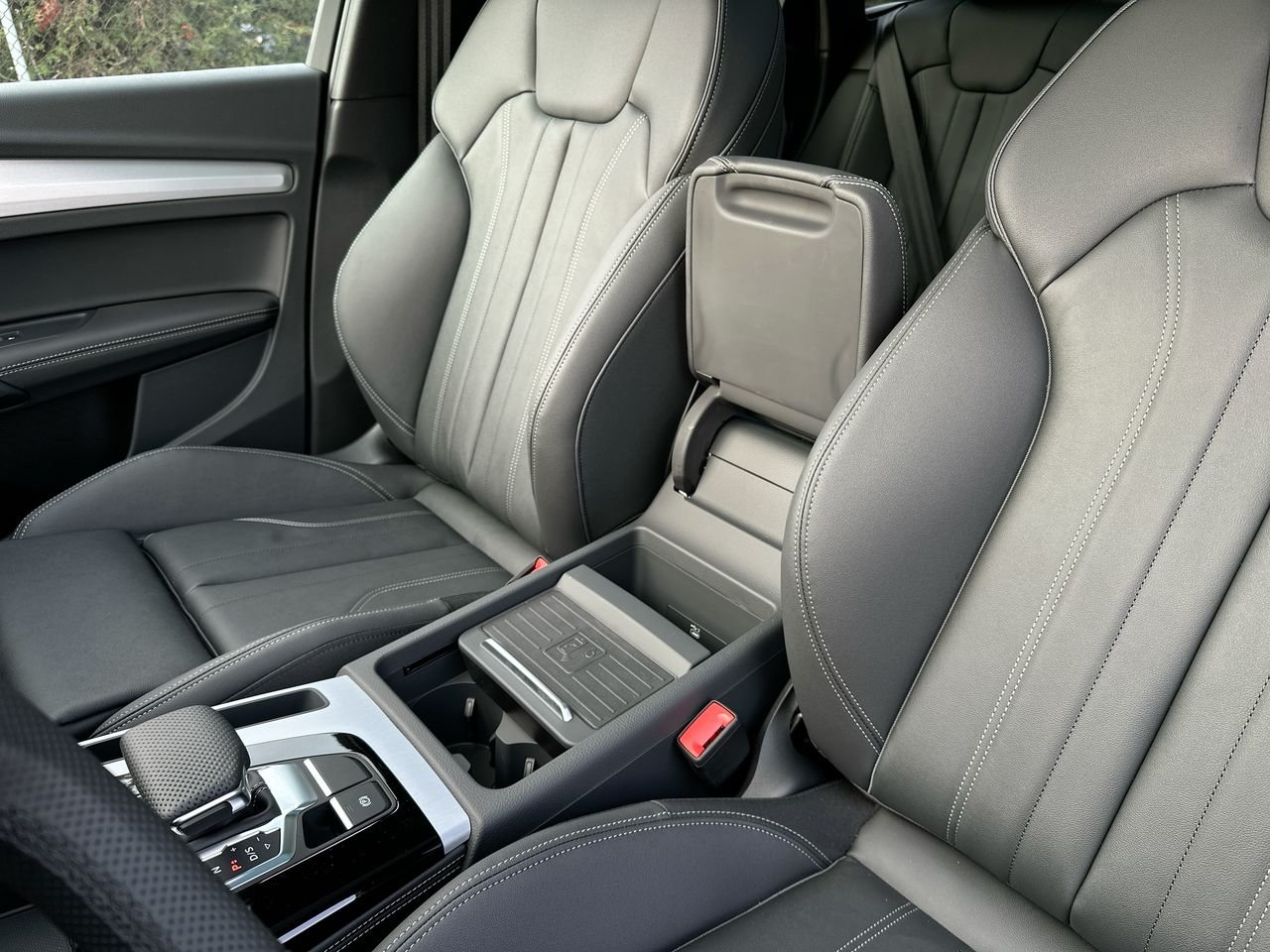 2025 Audi Q5 45 Progressiv, Vancouver, Cash