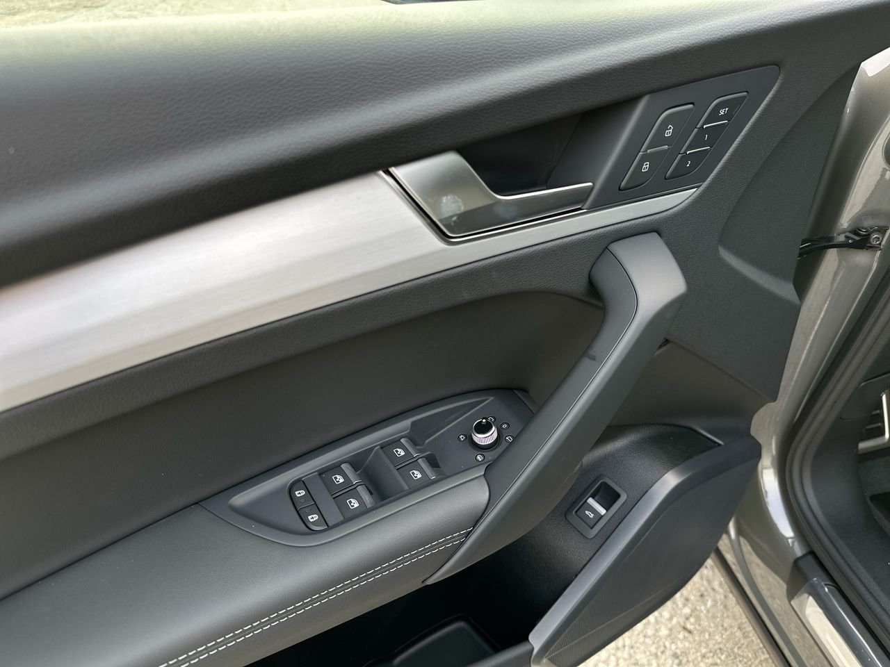 2025 Audi Q5 45 Progressiv, Vancouver, Cash