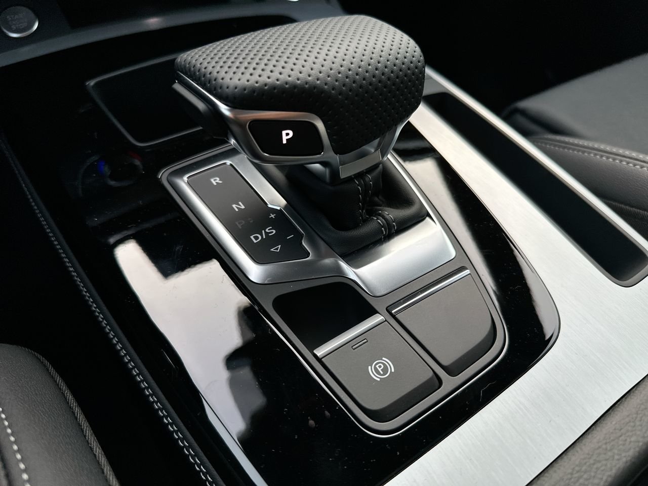 2025 Audi Q5 45 Progressiv, Vancouver, Cash