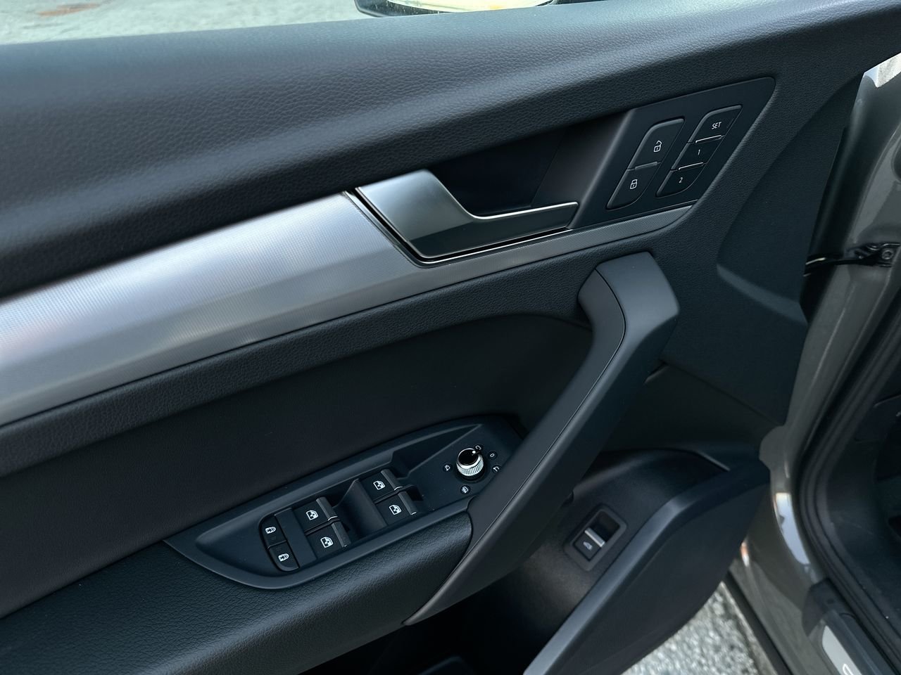 2025 Audi Q5 45 Progressiv, Vancouver, Cash