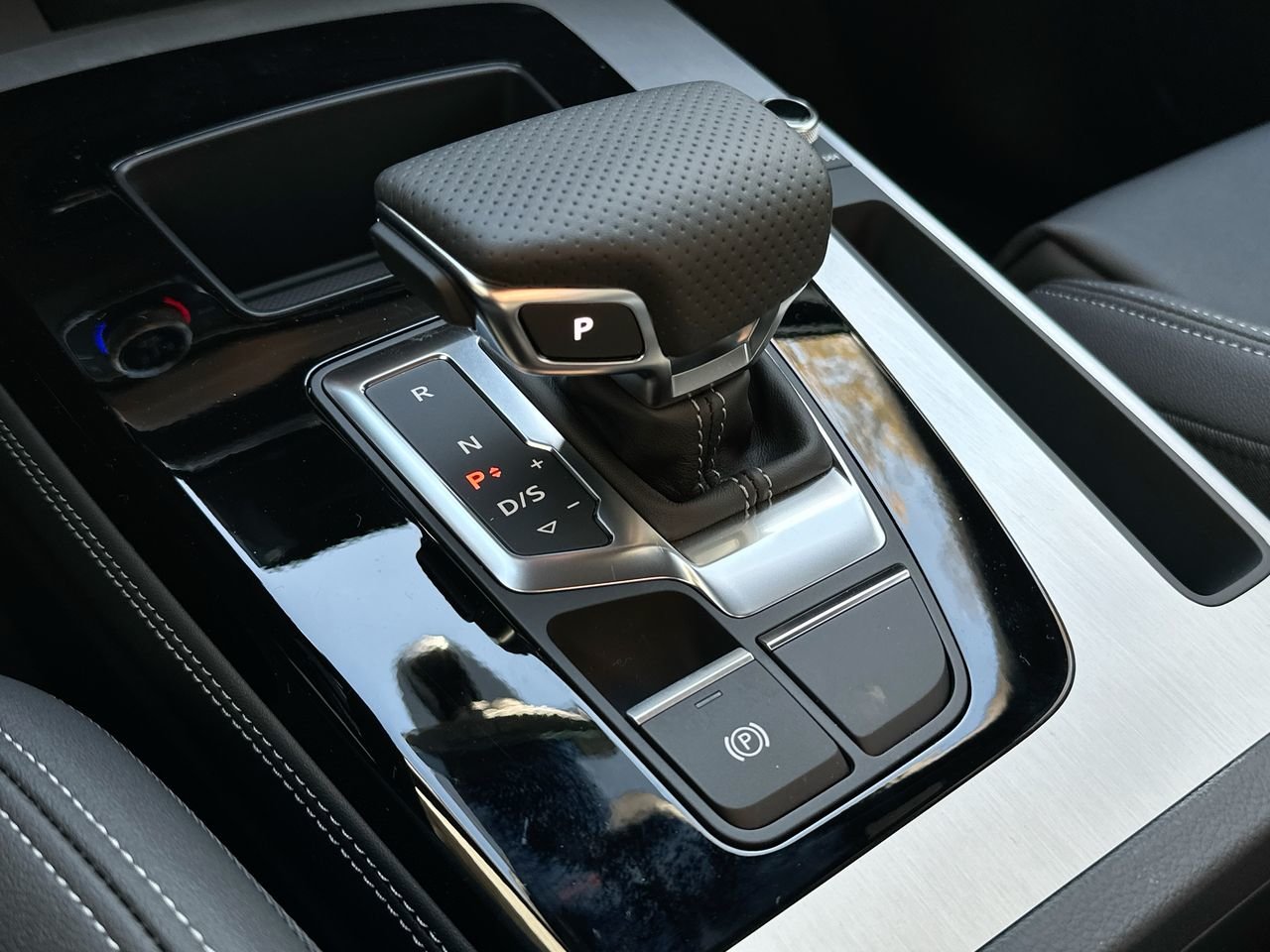 2025 Audi Q5 45 Progressiv, Vancouver, Cash