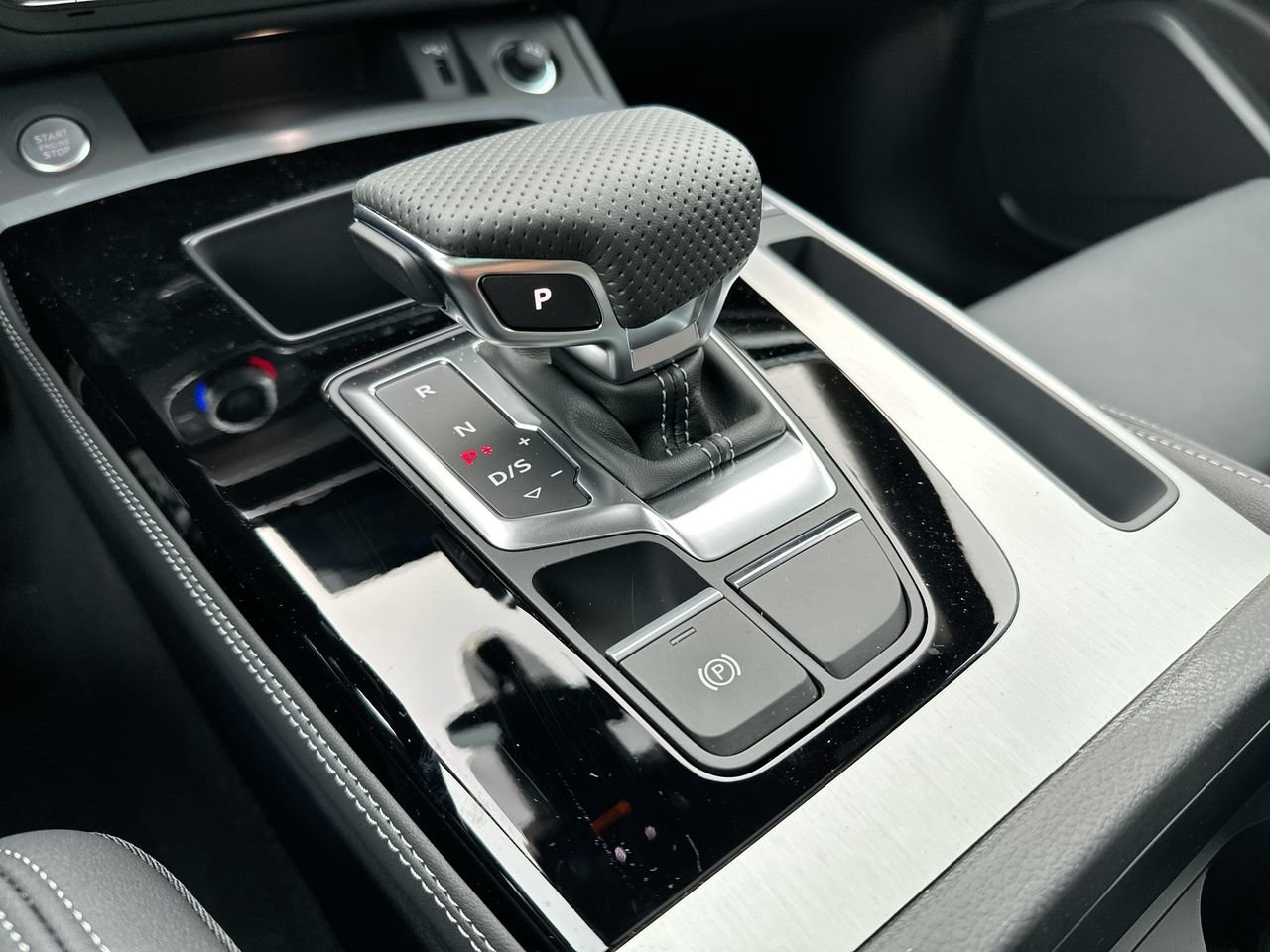 2025 Audi Q5 45 Progressiv, Vancouver, Cash