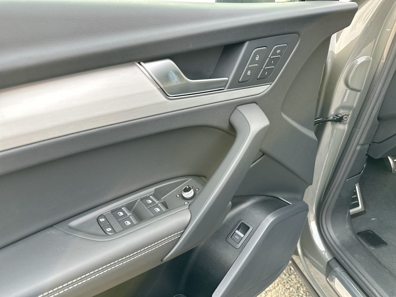 2025 Audi Q5 45 Progressiv, Vancouver, Cash