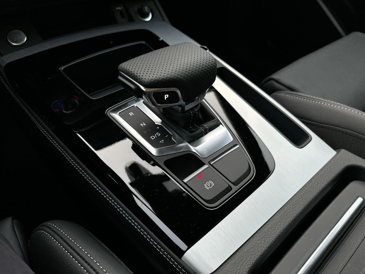 2025 Audi Q5 45 Progressiv, Vancouver, Cash