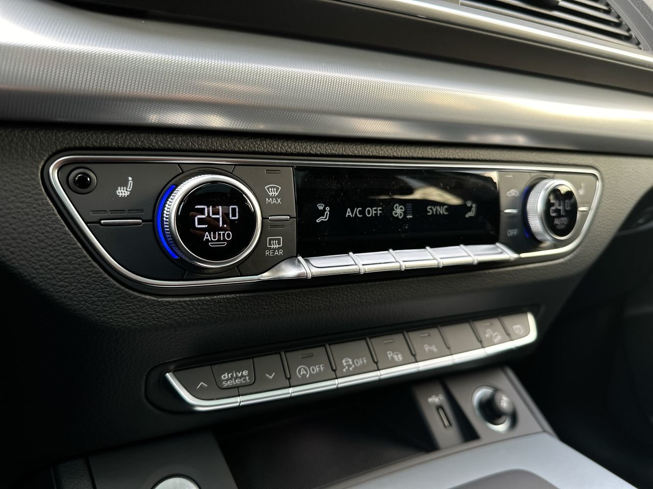 2025 Audi Q5 45 Progressiv, Vancouver, Cash
