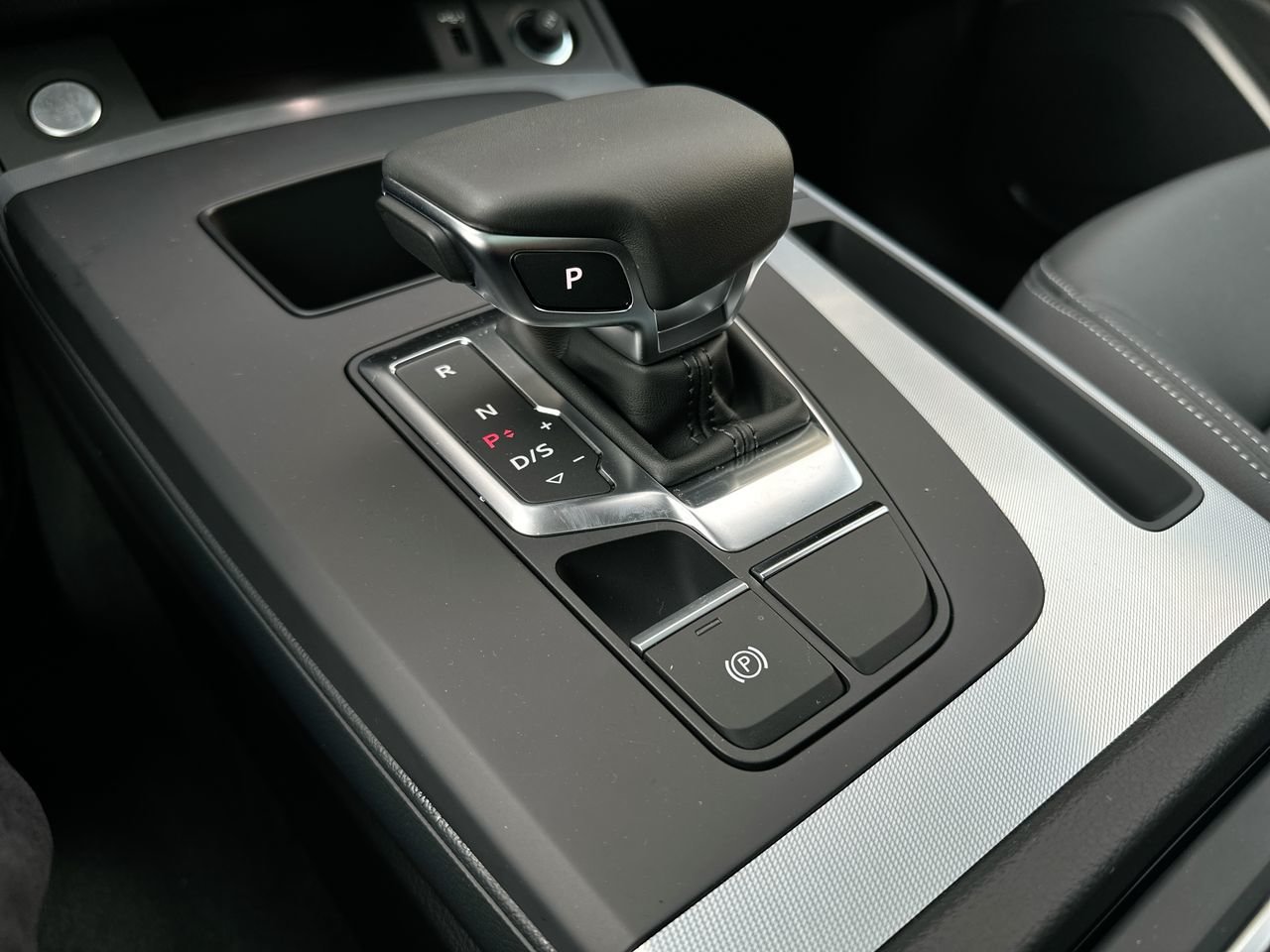 2025 Audi Q5 45 Progressiv, Vancouver, Cash