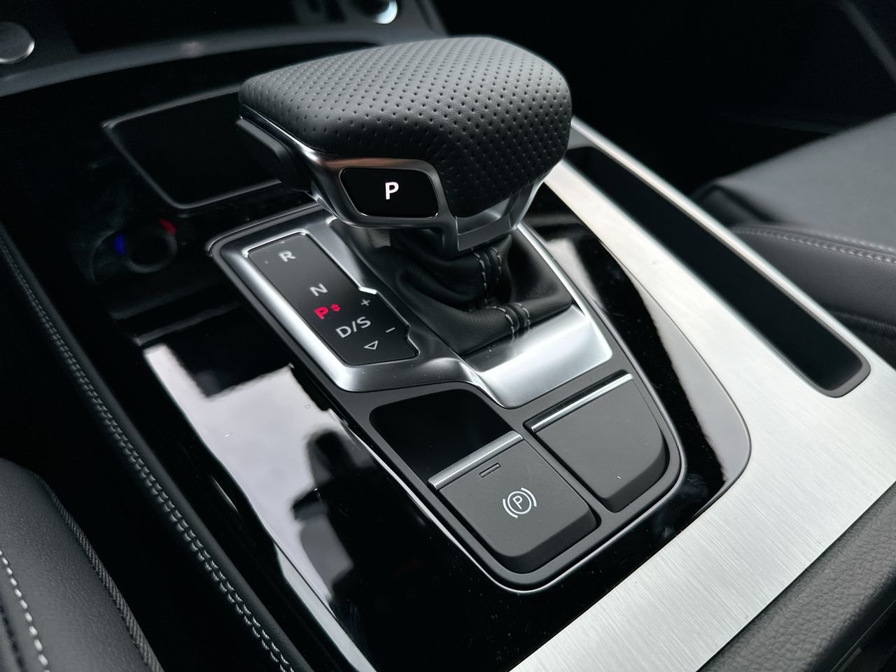 2025 Audi Q5 45 Technik, Vancouver, Cash