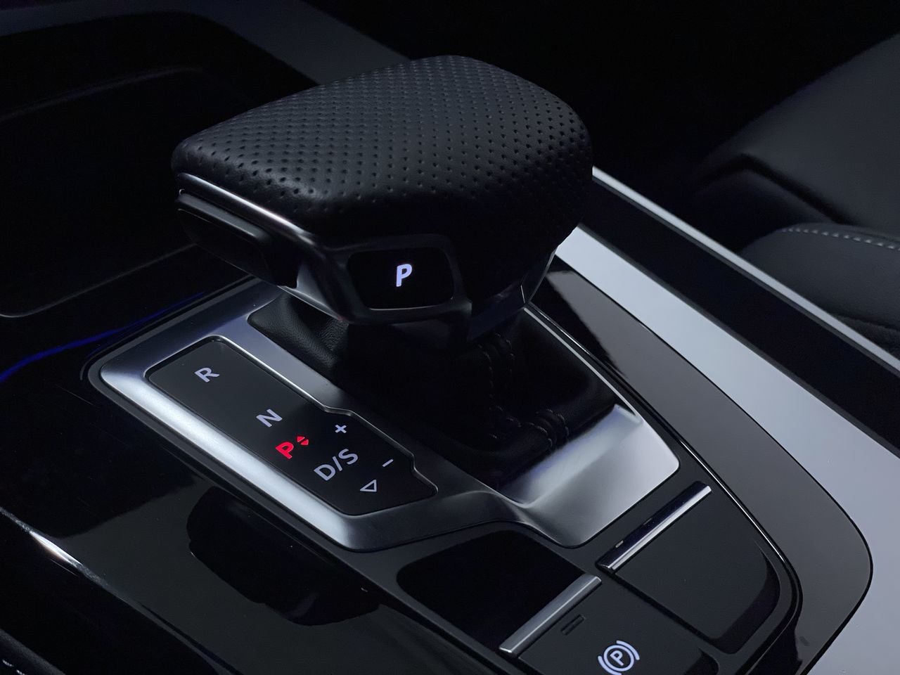2025 Audi Q5 45 Progressiv, Vancouver, Cash