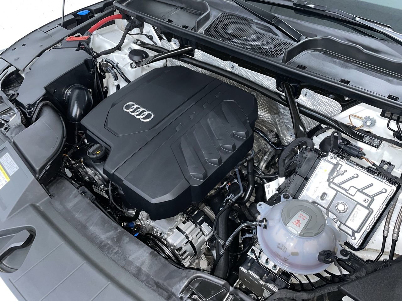 2025 Audi Q5 45 Progressiv, Vancouver, Cash