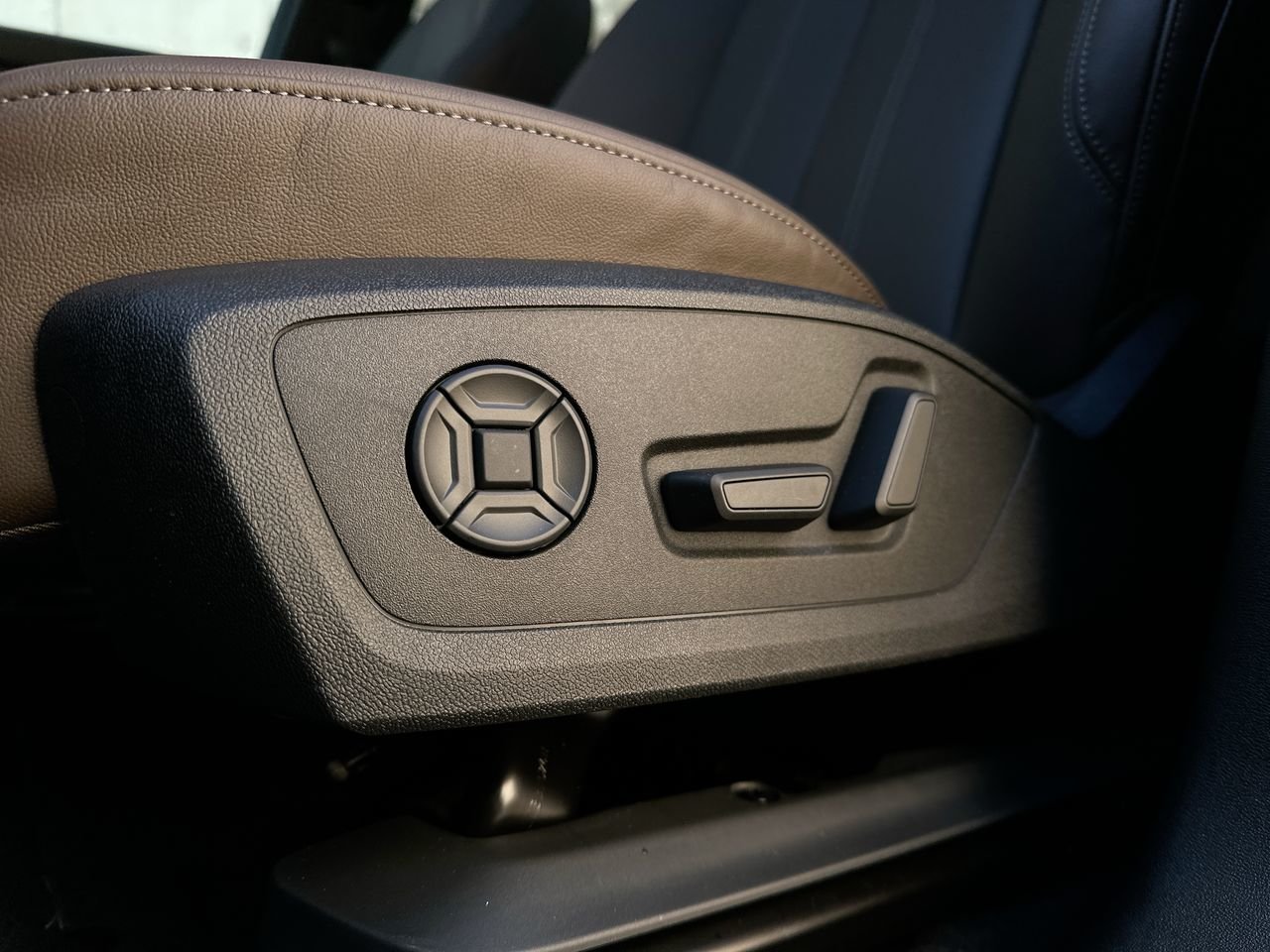 2025 Audi Q6 e-tron Progressiv, Vancouver, Cash