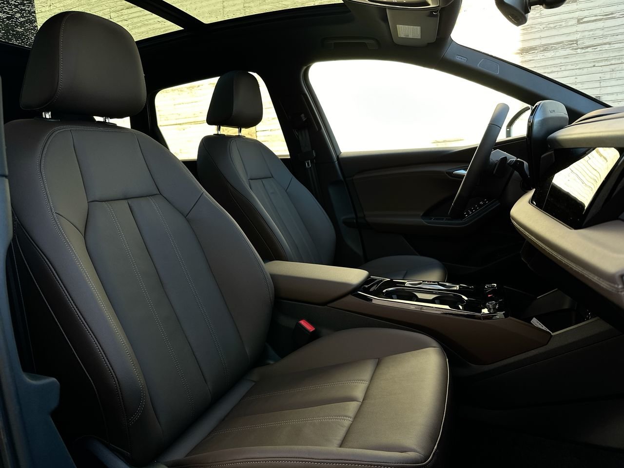 2025 Audi Q6 e-tron Progressiv, Vancouver, Cash
