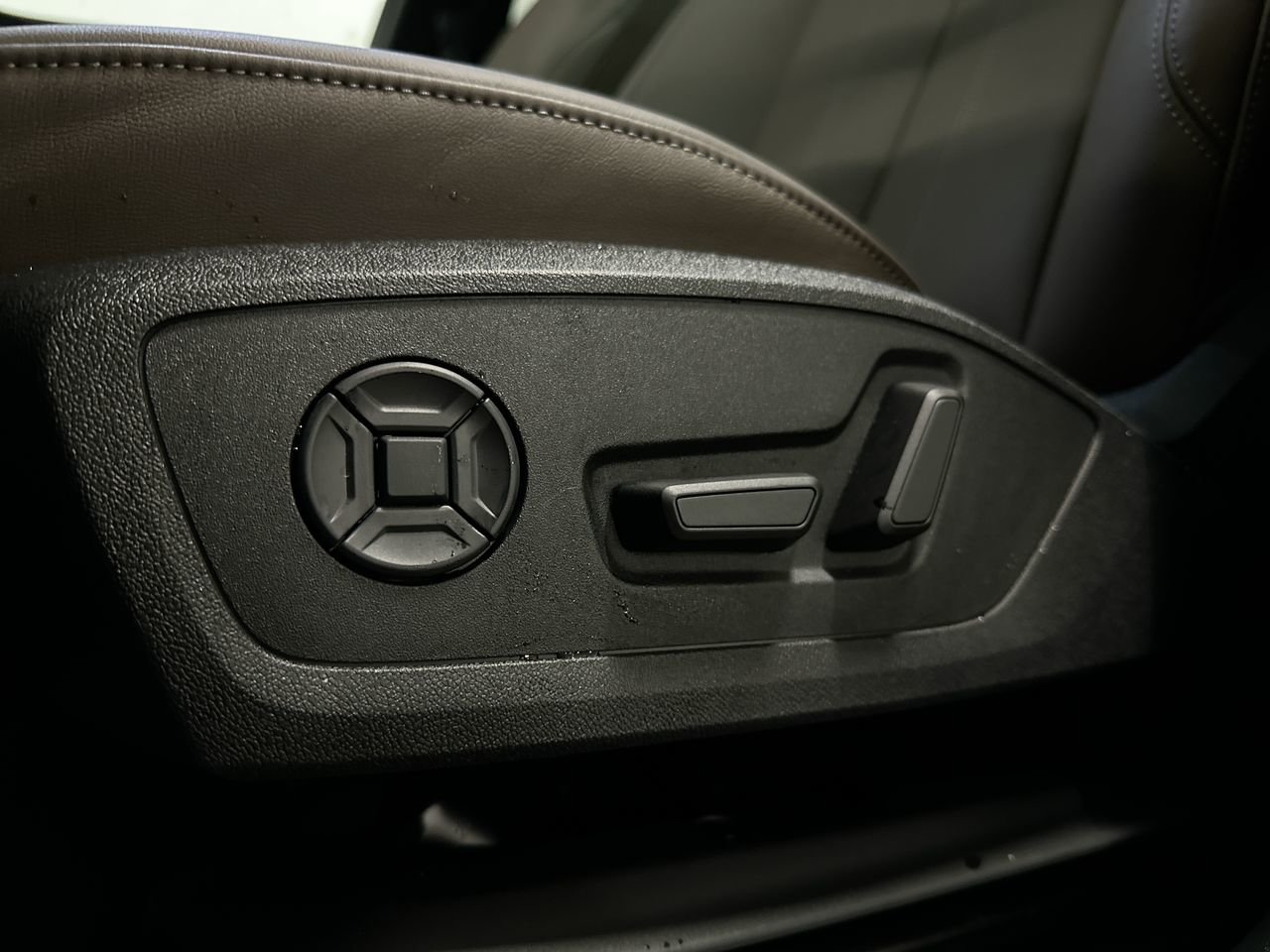 2025 Audi Q6 e-tron Progressiv, Vancouver, Cash