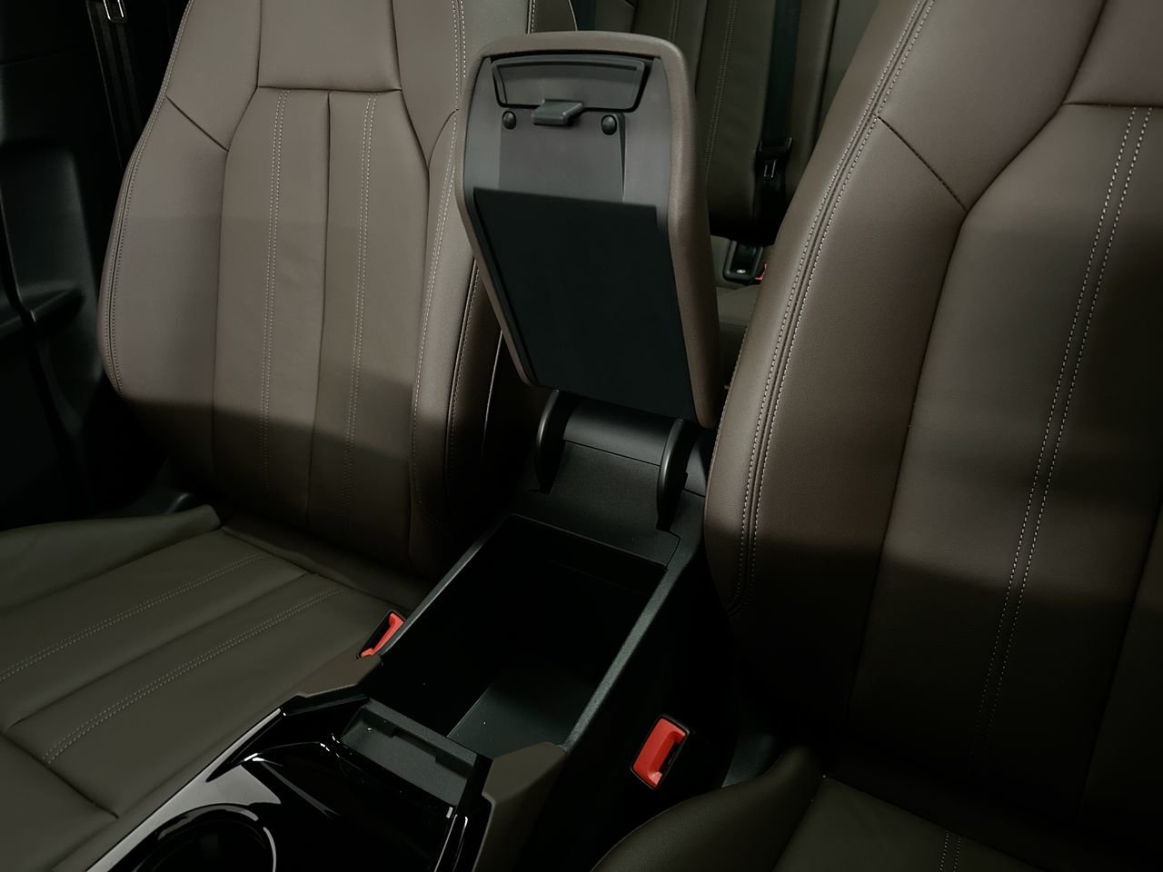 2025 Audi Q6 e-tron Progressiv, Vancouver, Cash