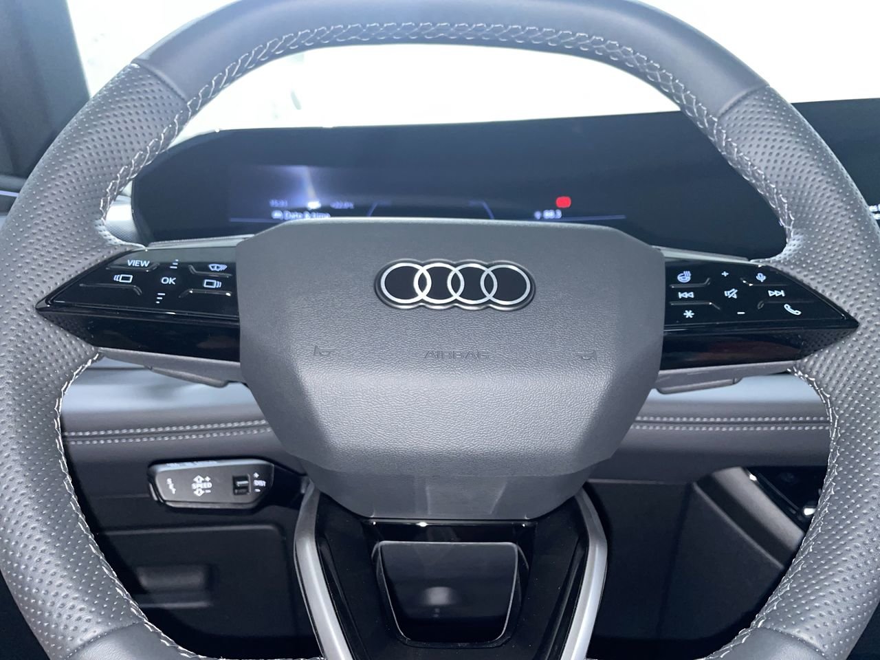 2025 Audi Q6 e-tron Technik, Vancouver, Cash