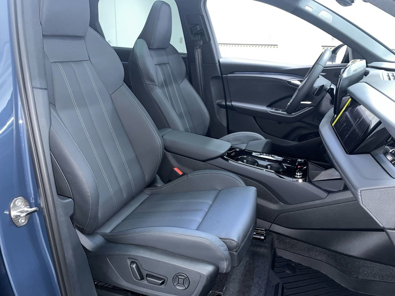 2025 Audi Q6 e-tron Technik, Vancouver, Cash
