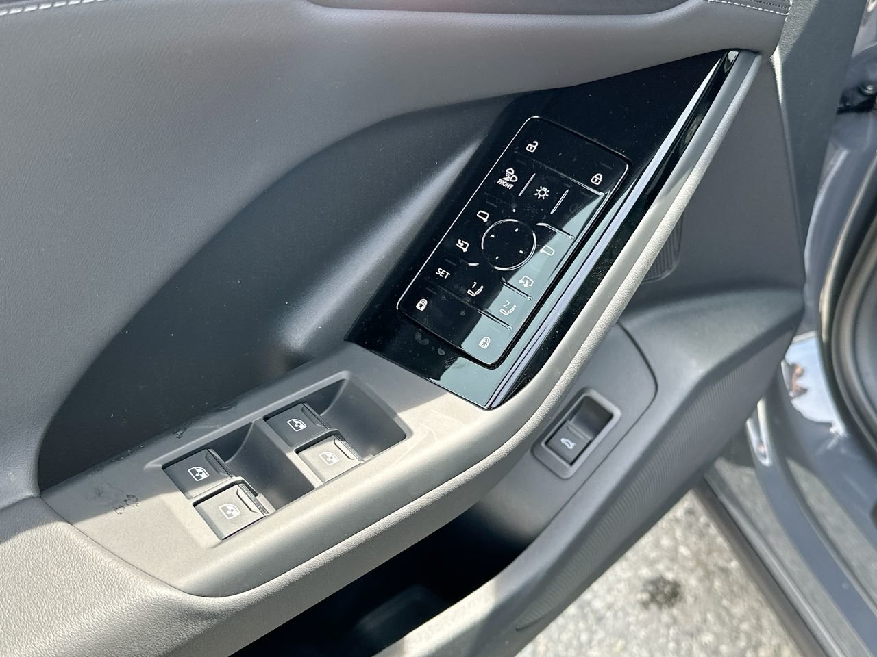 2025 Audi Q6 e-tron Progressiv, Vancouver, Cash