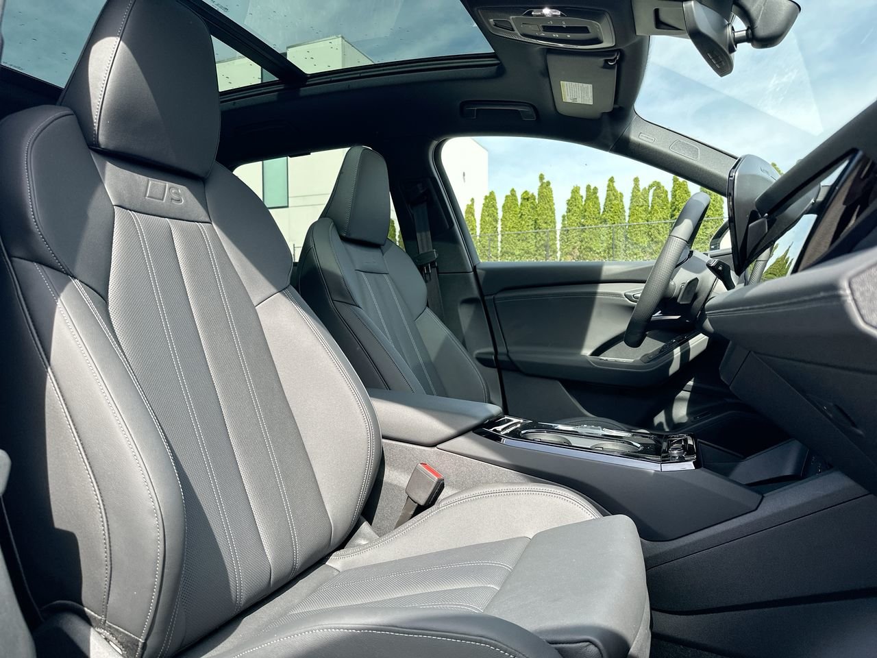 2025 Audi Q6 e-tron Progressiv, Vancouver, Cash