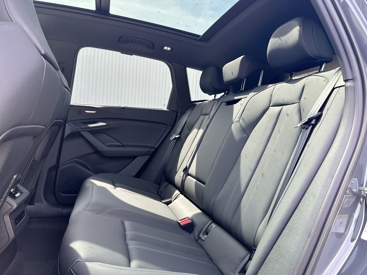 2025 Audi Q6 e-tron Progressiv, Vancouver, Cash