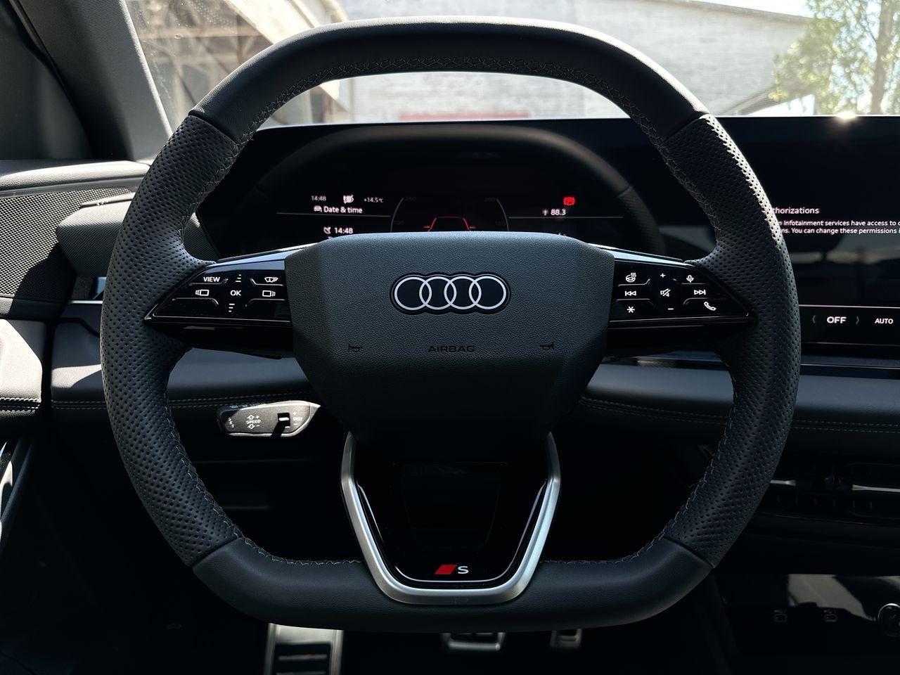 2025 Audi Q6 e-tron Progressiv, Vancouver, Cash