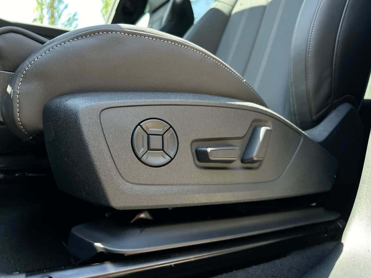 2025 Audi Q6 e-tron Progressiv, Vancouver, Cash