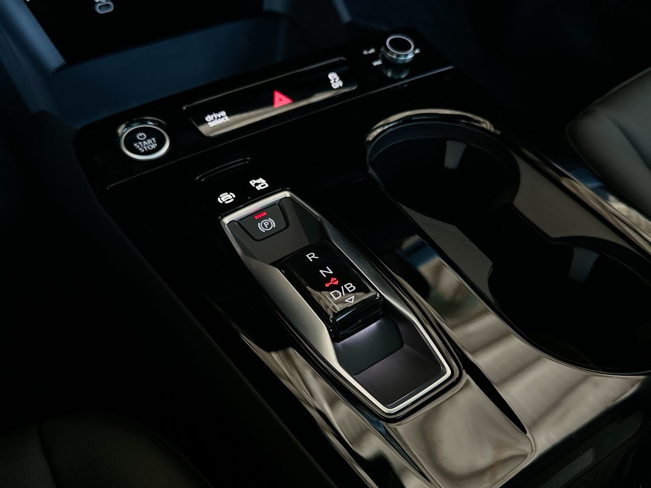 2025 Audi Q6 e-tron Progressiv, Vancouver, Cash