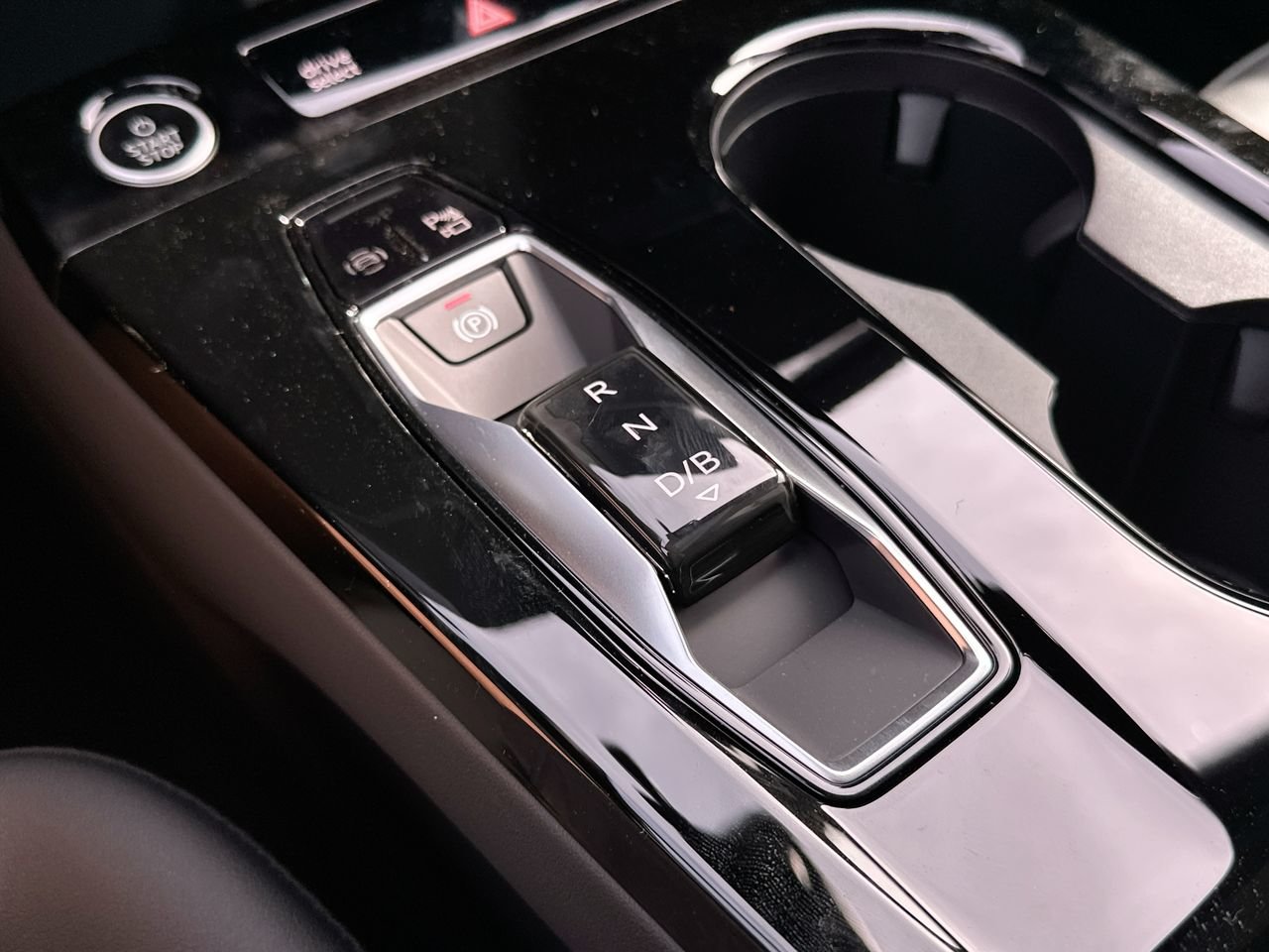 2025 Audi Q6 e-tron Technik, Vancouver, Cash