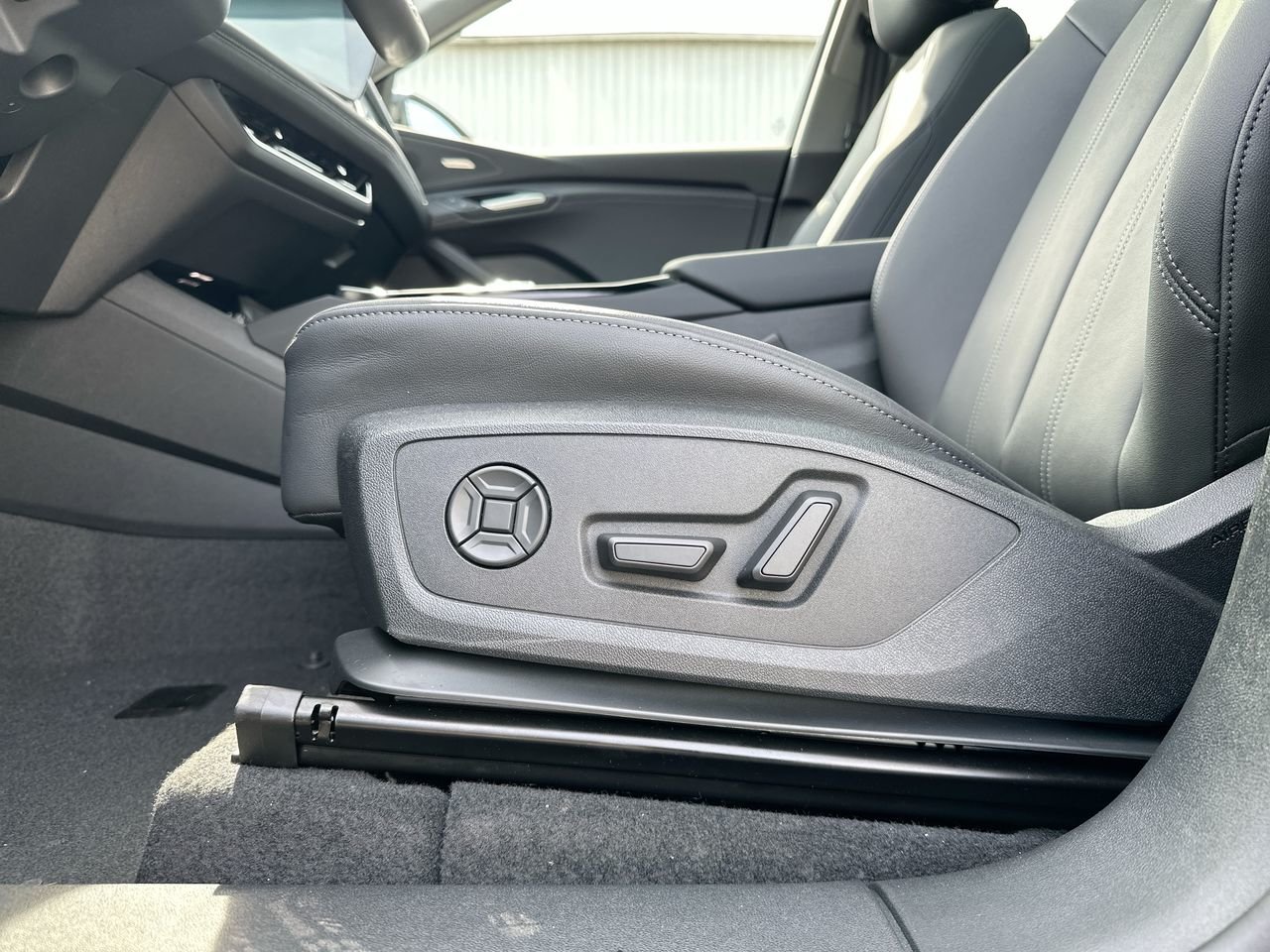 2025 Audi Q6 e-tron Technik, Vancouver, Cash