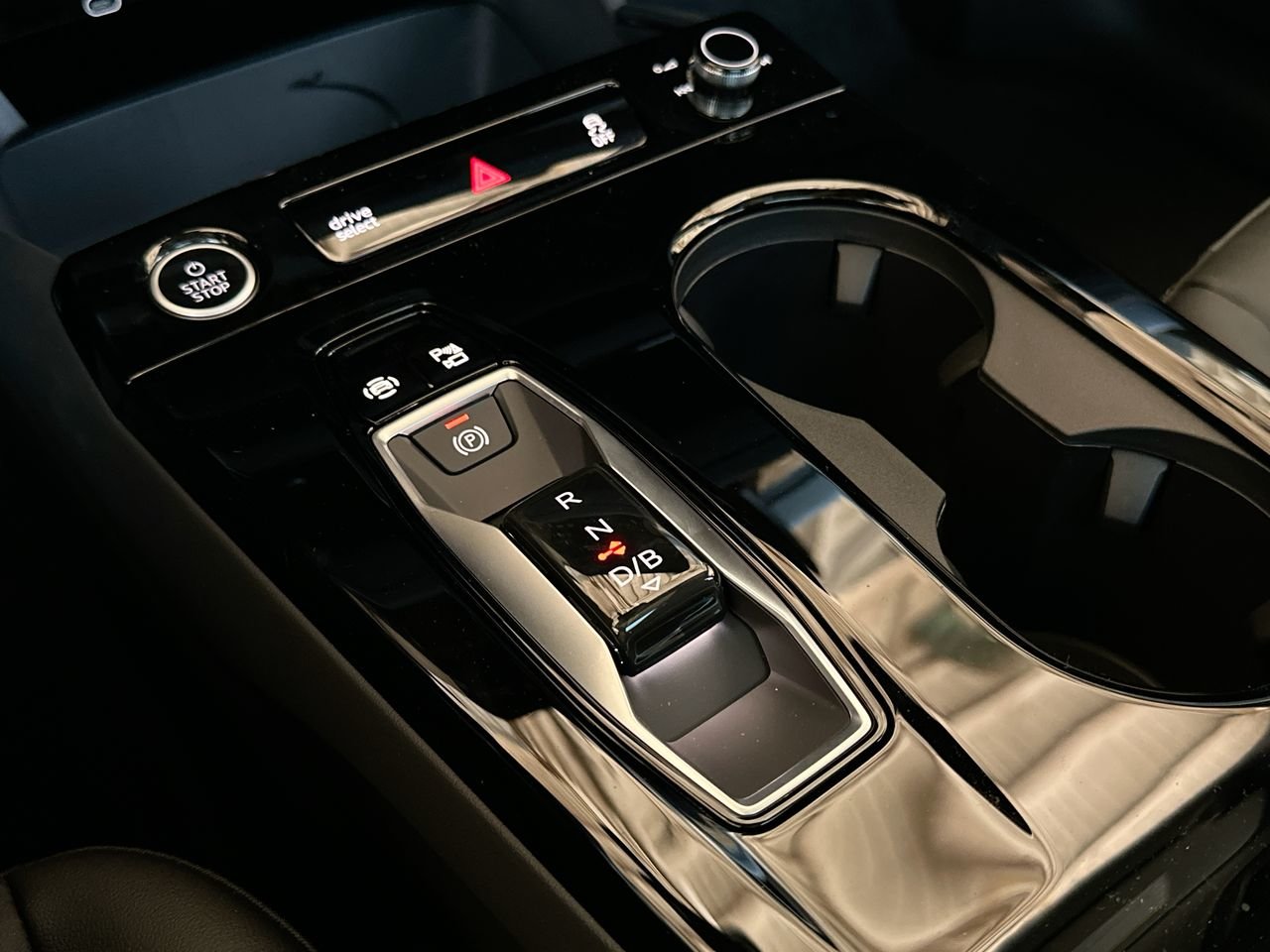 2025 Audi Q6 e-tron Quattro, Vancouver, Cash