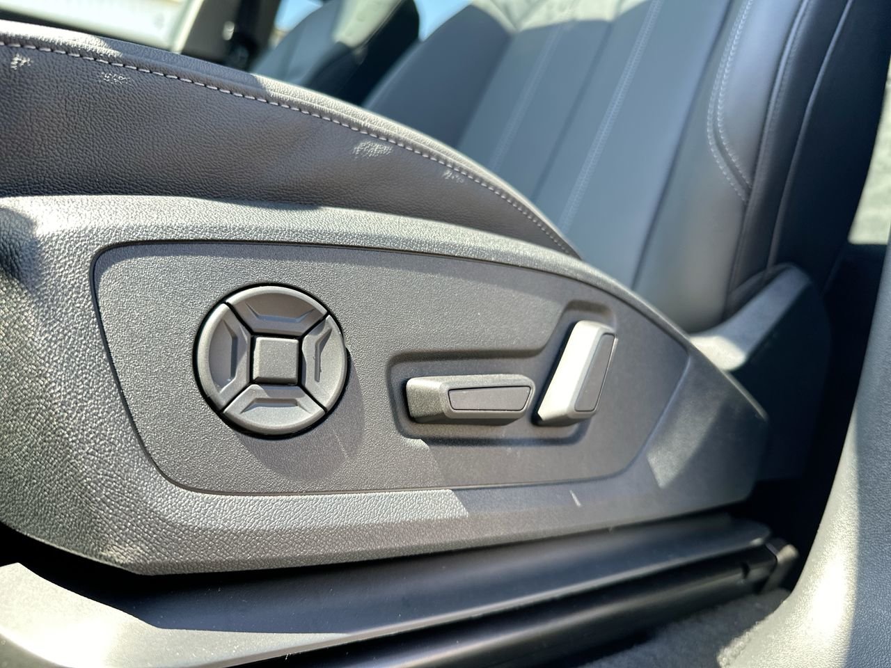 2025 Audi Q6 e-tron Quattro, Vancouver, Cash