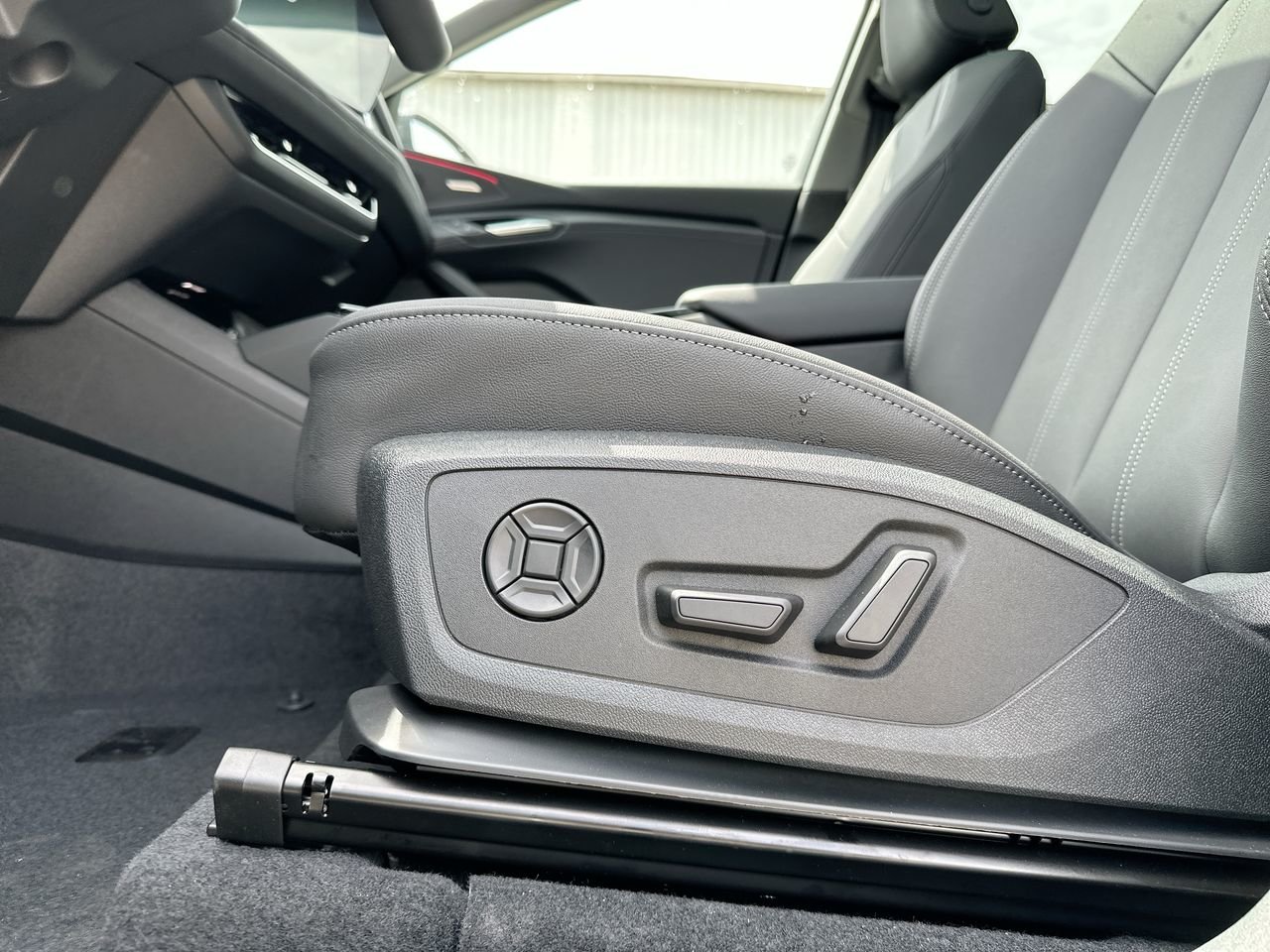 2025 Audi Q6 e-tron Technik, Vancouver, Cash