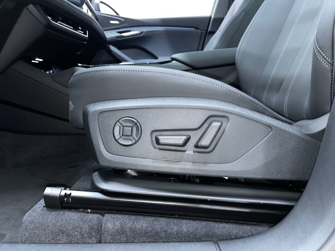 2025 Audi Q6 e-tron Technik, Vancouver, Cash
