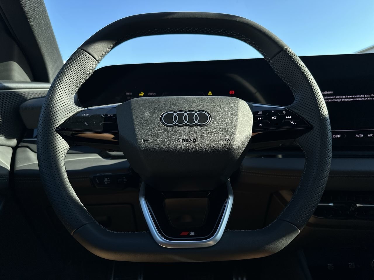 2025 Audi Q6 e-tron Progressiv, Vancouver, Cash