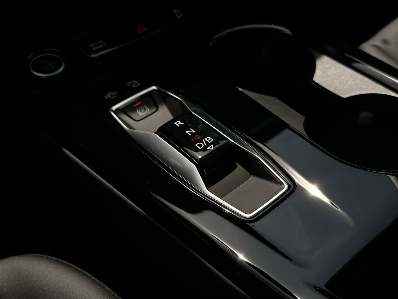 2025 Audi Q6 e-tron Progressiv, Vancouver, Cash