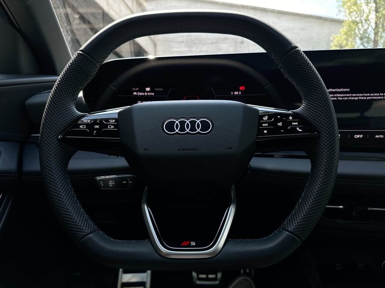 2025 Audi Q6 e-tron Progressiv, Vancouver, Cash