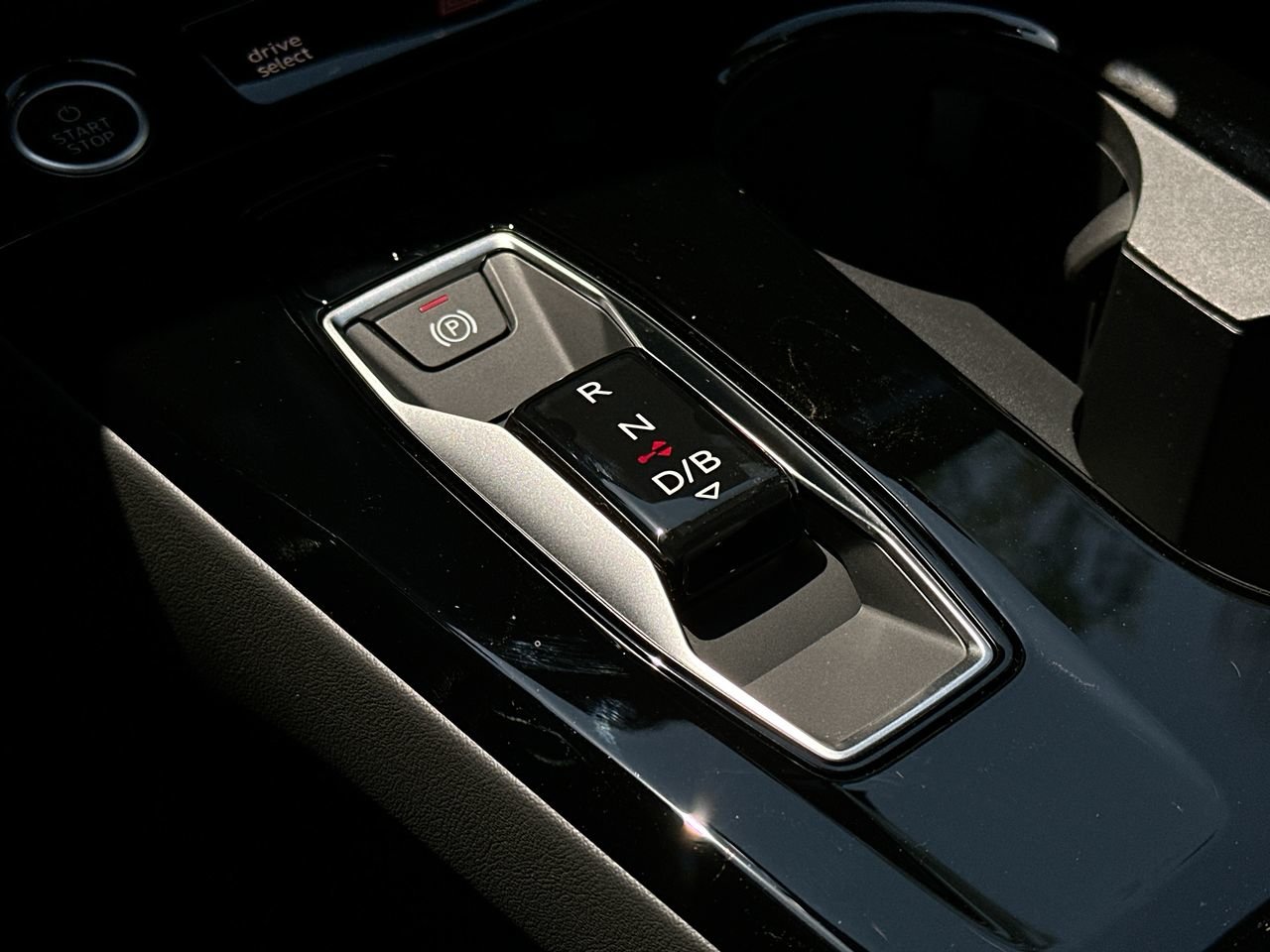 2025 Audi Q6 e-tron Progressiv, Vancouver, Cash