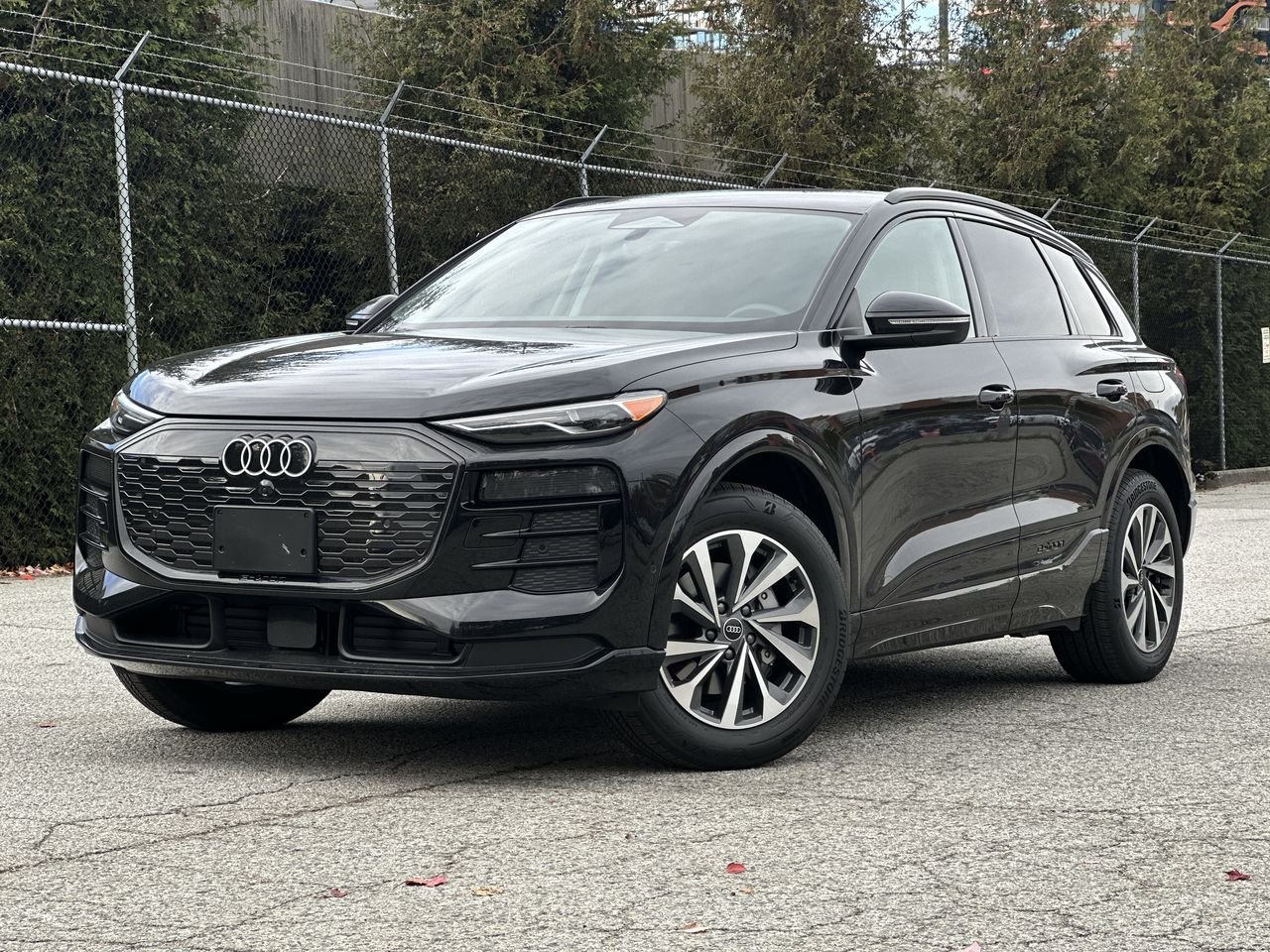 Mythos Black Metallic 2025 Audi Q6 e-tron SUV / Crossover Automatic