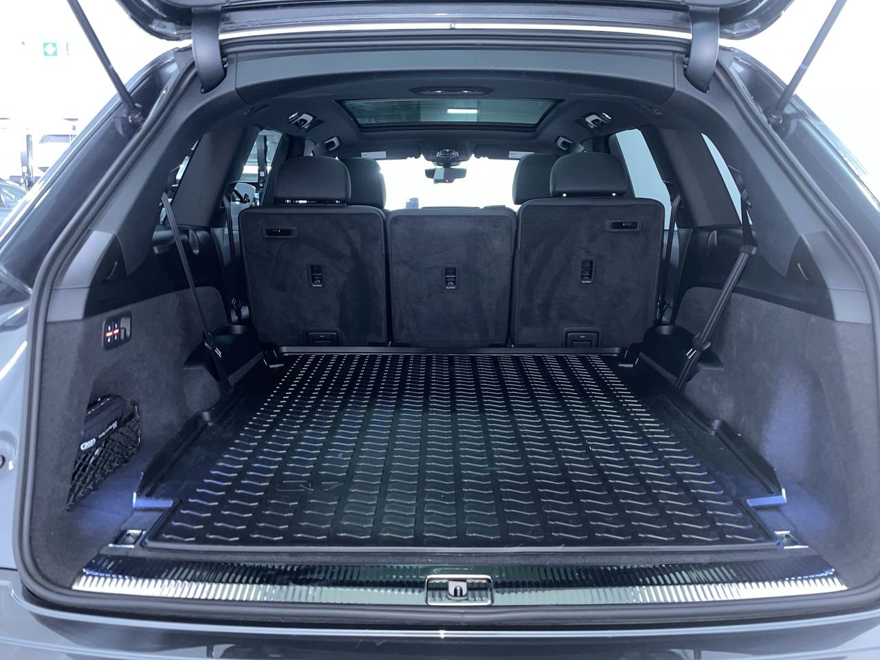 2023 Audi Q7 55 Komfort, Vancouver, Cash