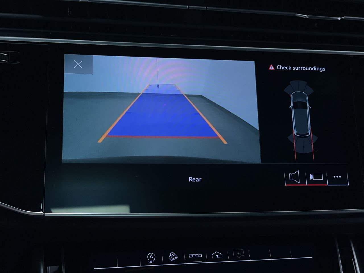 2023 Audi Q7 55 Komfort, Vancouver, Cash