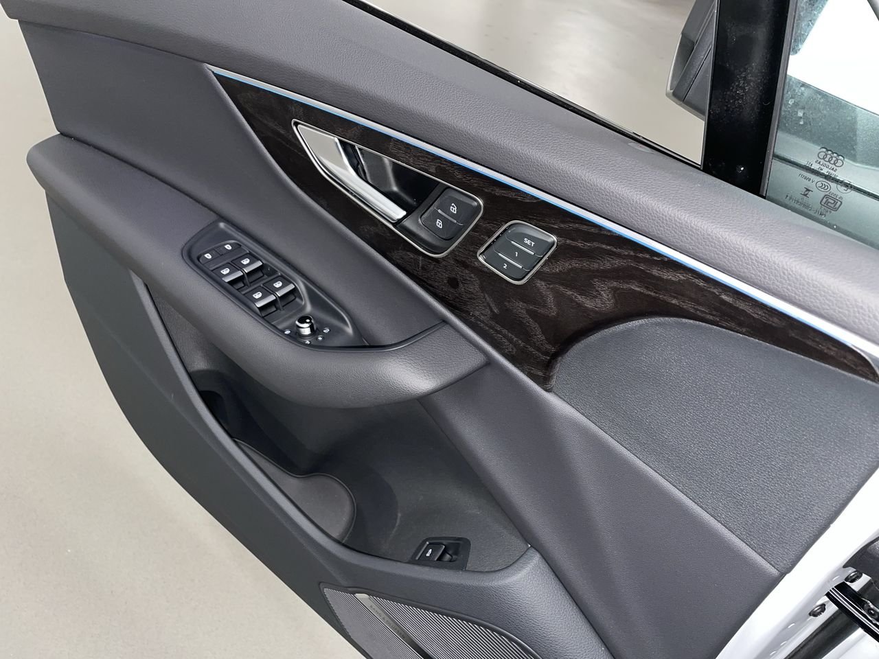 2025 Audi Q7 55, Vancouver, Cash